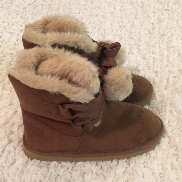 Brown Furry Pom Pom Booties - Picture 2 of 9